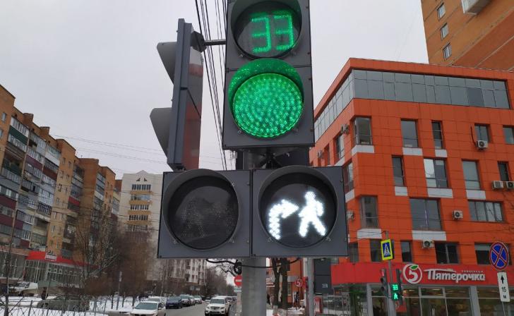 В Курске модернизировали 42 светофора