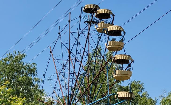 В Железногорске демонтируют последнее колесо обозрения в Курской области