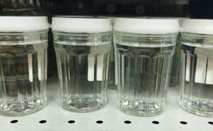 Курянин в суде распивал алкоголь, отмечая свой день рождения