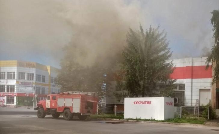 ️В Тёткино Курской области украинские дроны-камикадзе атаковали магазин