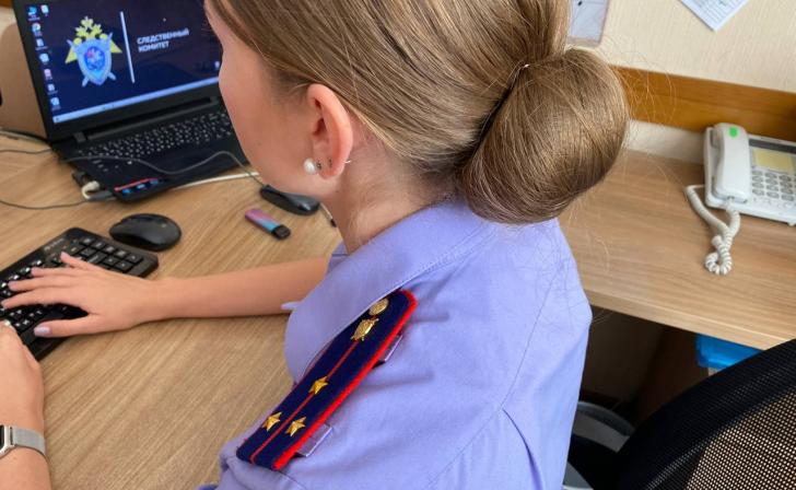 В Кореневской районе учитель начальных классов работала без справки об отсутствии судимости