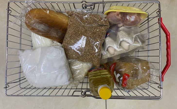 Белгородцам из приграничья выдают продуктовые наборы