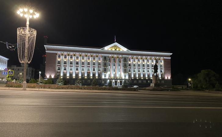 В Курске зафиксировали падение обломков сбитых беспилотников