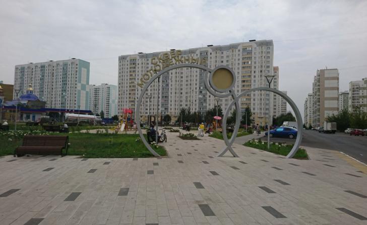 Мэр Курска объяснил плохое состояние зелени в сквере «Молодежный» аномальной жарой