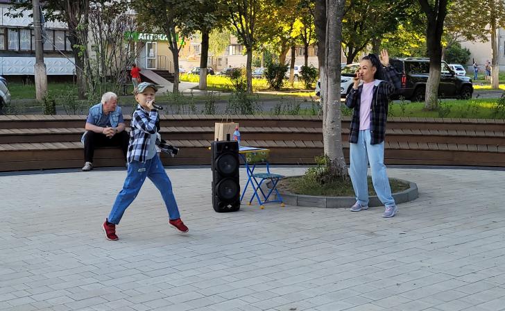 В Железногорске мама с сыном запустили музыкальный проект