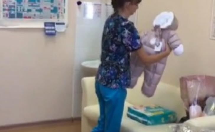 В Курске из больницы выписали найденную на улице Машеньку