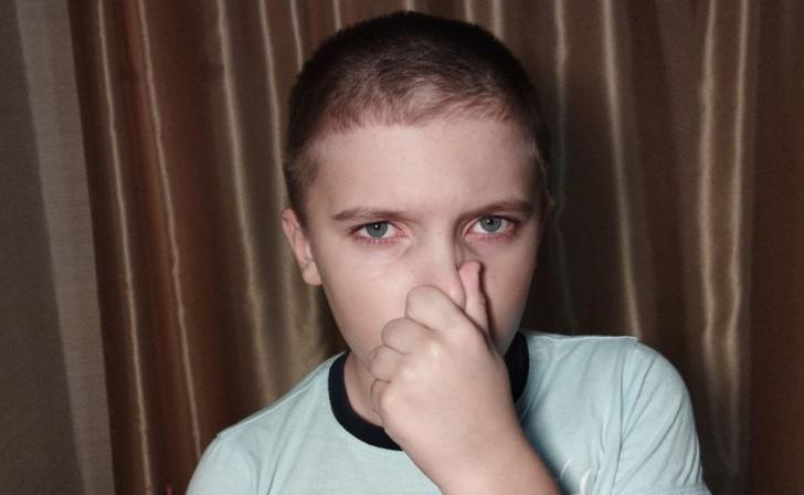 Куряне жалуются на химическую вонь на Волокно