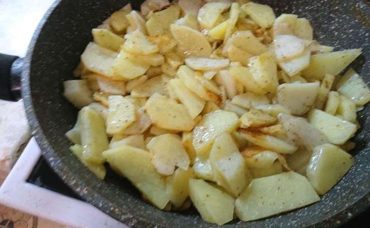 В Курской области за год каждый житель съел в среднем 93 кг мяса и 114 кг картофеля