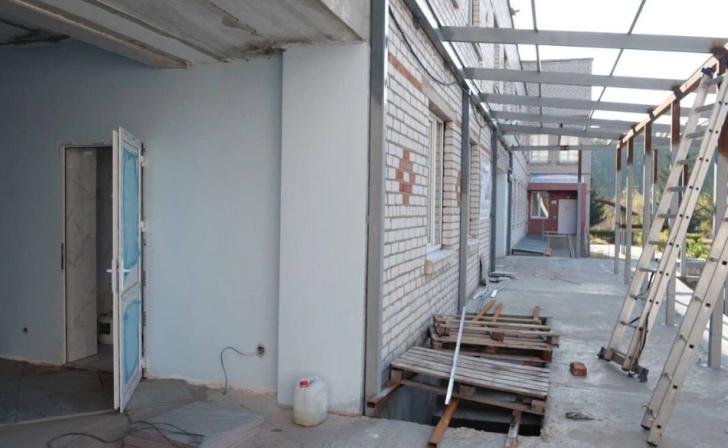 Капремонт Беловской ЦРБ в Курской области завершат 15 декабря