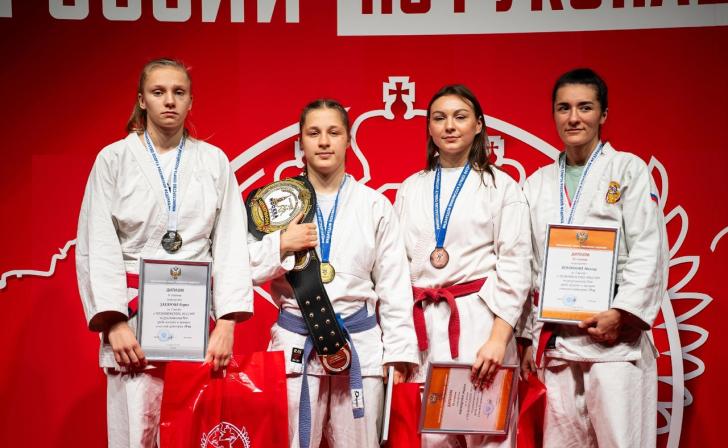Курянка завоевала 2 медали на чемпионате России по рукопашному бою