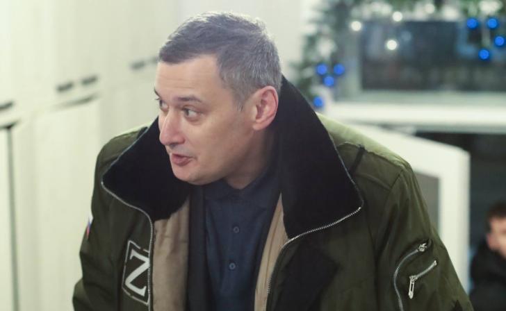 Врио губернатора Курской области осмотрел поврежденные обстрелами дома