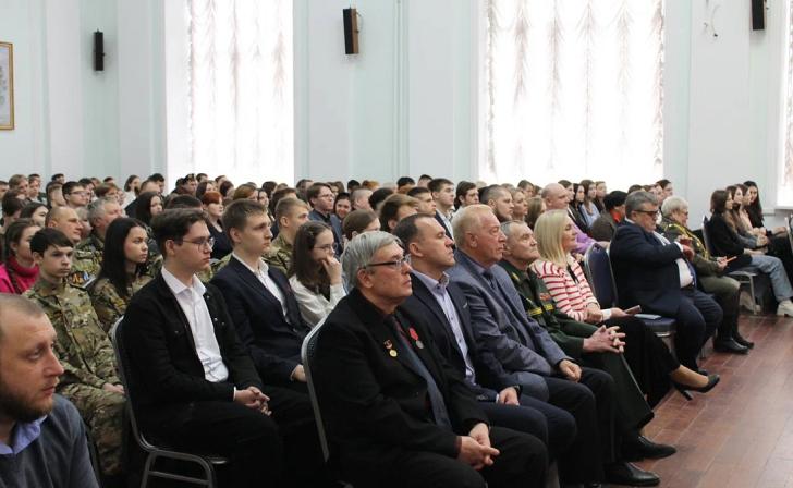 В Курске торжественно закрыли «Вахту Памяти» и отпраздновали 35-летие центра «Поиск» В Курске торжественно закрыли «Вахту Памяти» и отпраздновали 35-летие центра «Поиск»