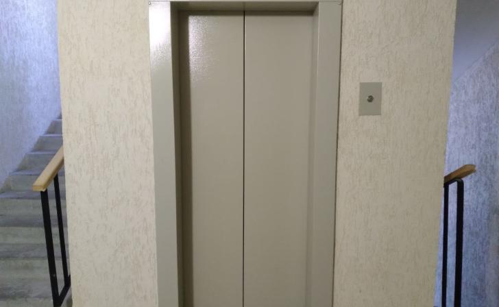 В 2025 году проведут аукцион на ремонт 153 лифтов в Курске и Железногорске