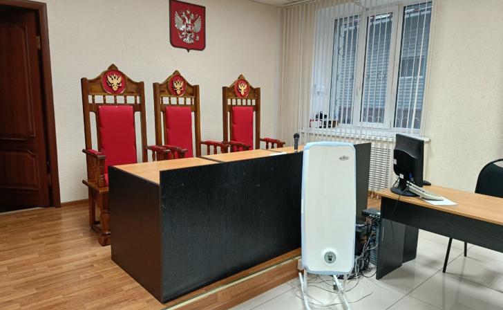 Курянка через суд добилась выселения из дома племянницы с несовершеннолетней дочерью