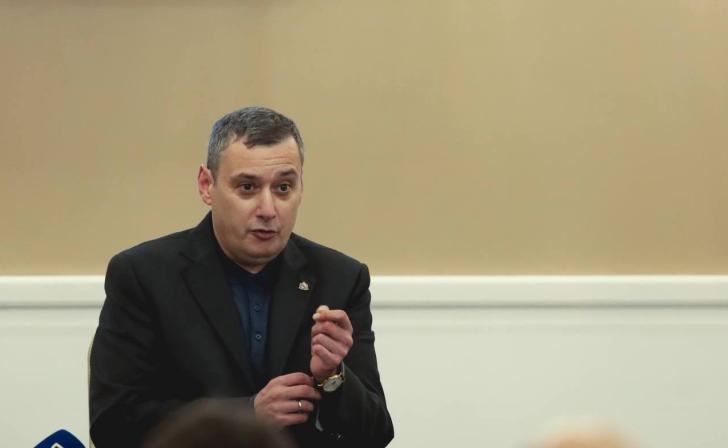 Курский врио губернатора Хинштейн отверг обвинения в лицемерии