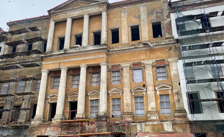 В Курске правоохранители проверят срыв реставрации здания мужской гимназии