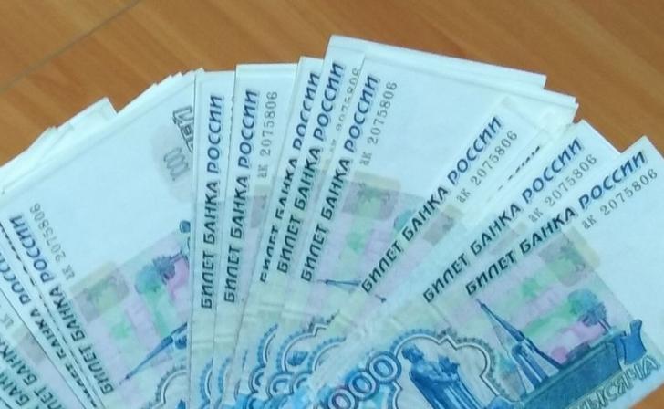 Россиян стали штрафовать за покупки авто у иностранцев за наличку