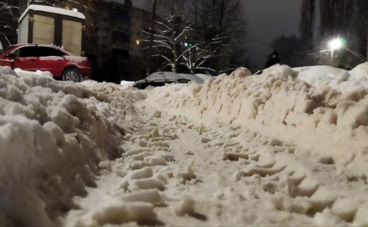 В Курске 5 управляющих компаний плохо убирают дворы зимой