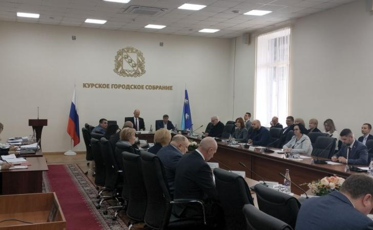 Курские депутаты обсудят изменения бюджета на содержание ПВР и питание переселенцев