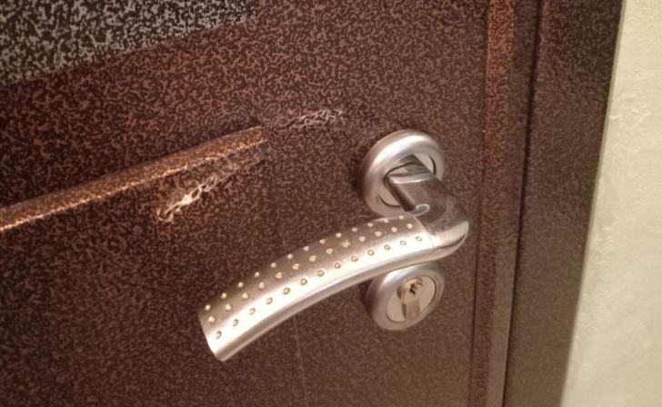 Курянам грозят штраф за неправильные входные двери