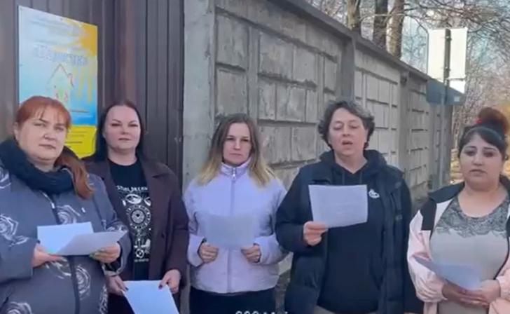 Родители требуют смены руководства железногорского детского дома-интерната Родители требуют смены руководства железногорского детского дома-интерната