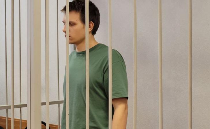 В Железногорске обвиняемый в убийстве бабушки и 9-летнего брата отправлен под арест