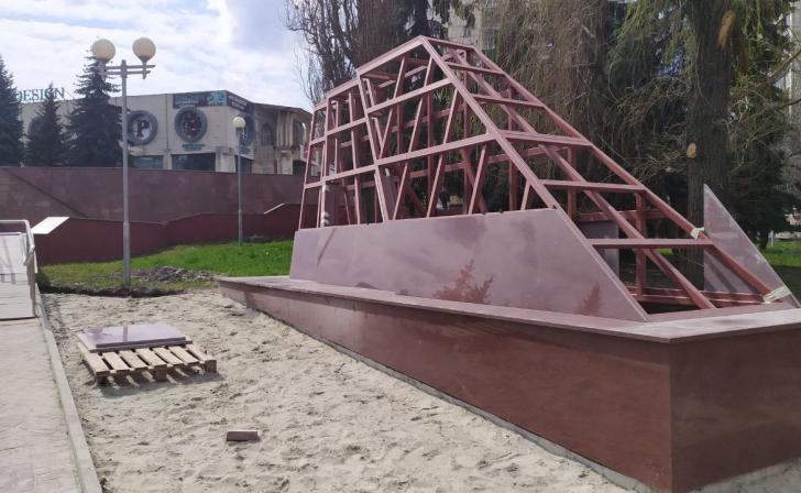 В Курске на дополнительные стелы для имен погибших в СВО не хватает 3,5 млн