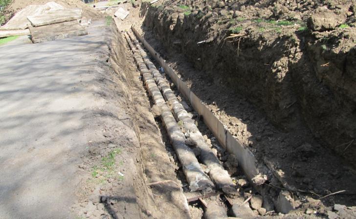 В Курске на улице Серегина прорвало водопровод