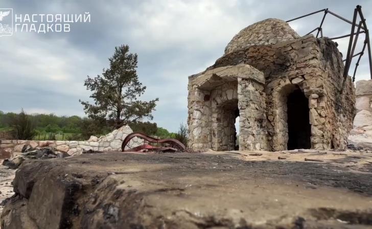 Пострадавший от атаки дрона храмовый комплекс 