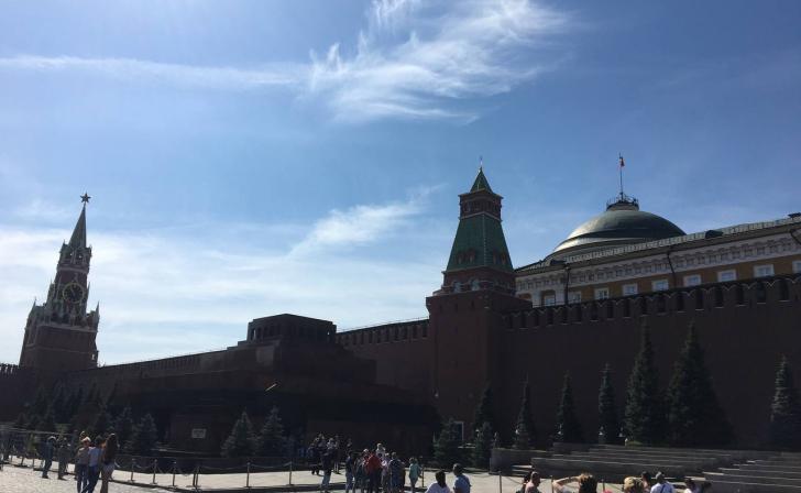 Путин предложил разработать меры поддержки курян