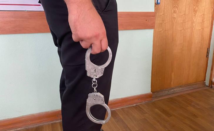 В Железногорске полицейские задержали мужчину, пырнувшего ножом соседа В Железногорске полицейские задержали мужчину, пырнувшего ножом соседа