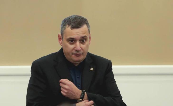 Александр Хинштейн поздравил курян с Первомаем