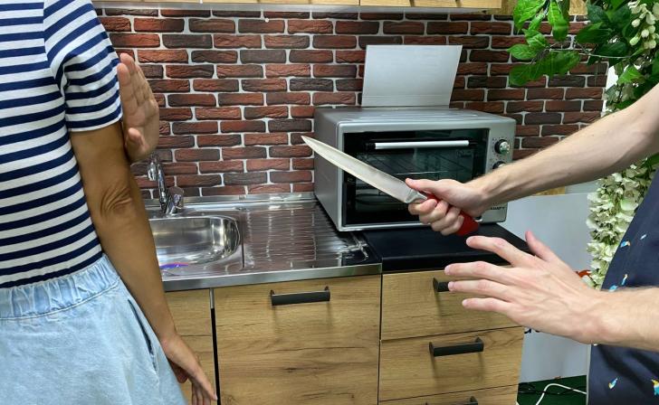 Курянин ударил ножом родственницу и попал под суд Курянин ударил ножом родственницу и попал под суд