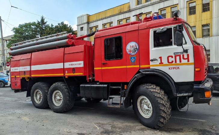 Курские пожарные не смогли проехать из-за припаркованного авто