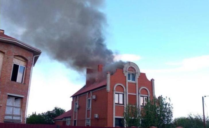 От атаке беспилотника сгорел дом главы Глушковского района Павла Золотарёва