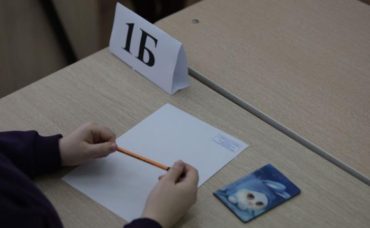 Около 1400 выпускников в Курской области сегодня сдают первый ЕГЭ