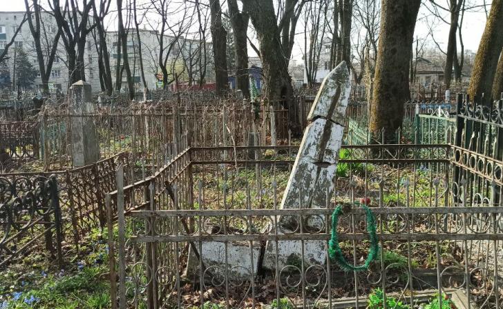 Курским организациям предложат взять шефство над Никитским кладбищем