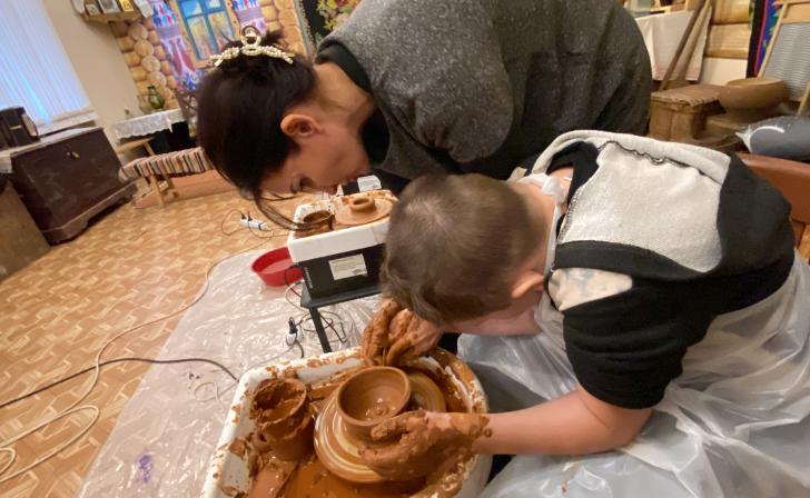 В Курской области учредят награду «Народный мастер региона»