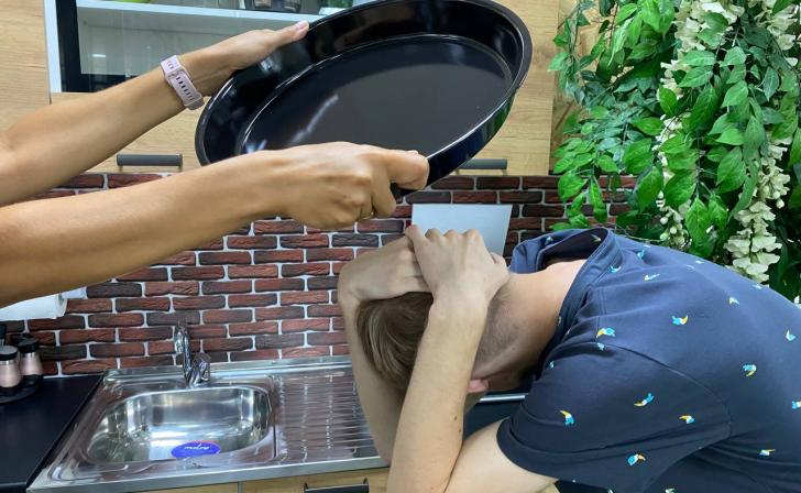 Курянка заплатит штраф за драку с полицейским