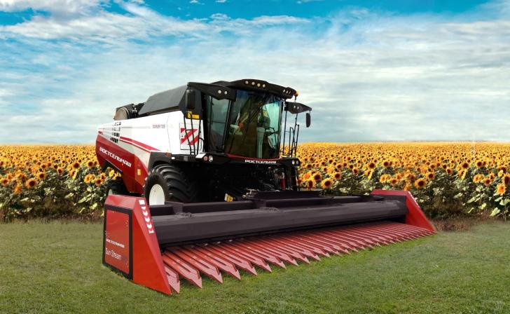 Трудолюбивая помощница: курский фермер рассказал о работе жатки SUN STREAM от Ростсельмаш