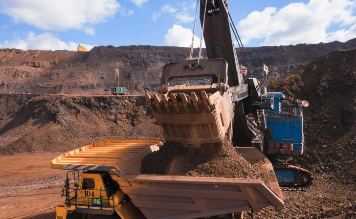 Михайловский ГОК отметил 65-летие добычи первого ковша железной руды