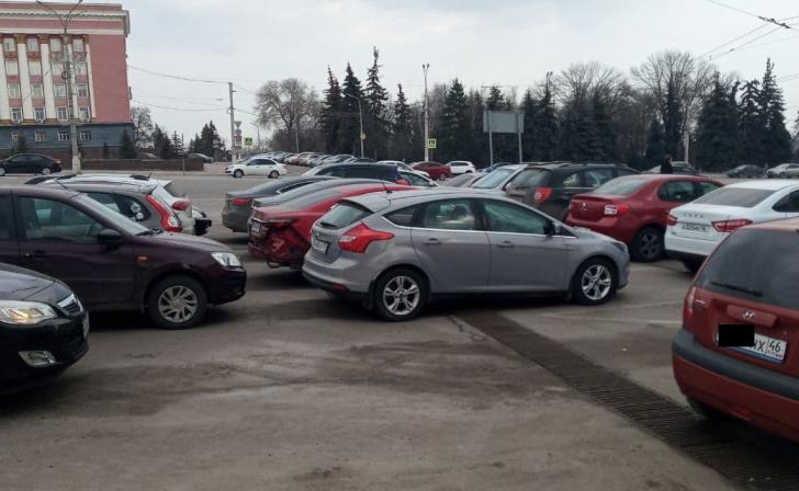 В Курске в этом году оштрафовали 529 водителей за неправильную парковку