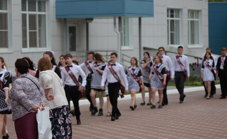 В Курске с 26 июня по 1 июля пройдут выпускные балы для 11-классников