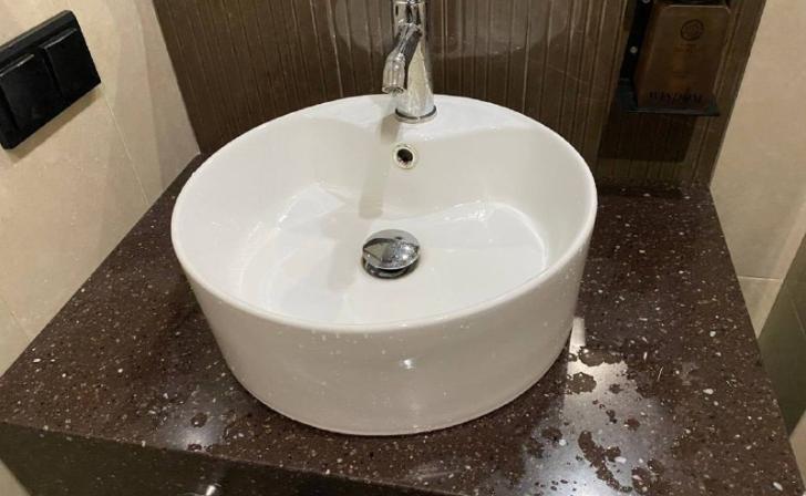 В Железногорске горячую воду отключат в 6 микрорайонах из 15
