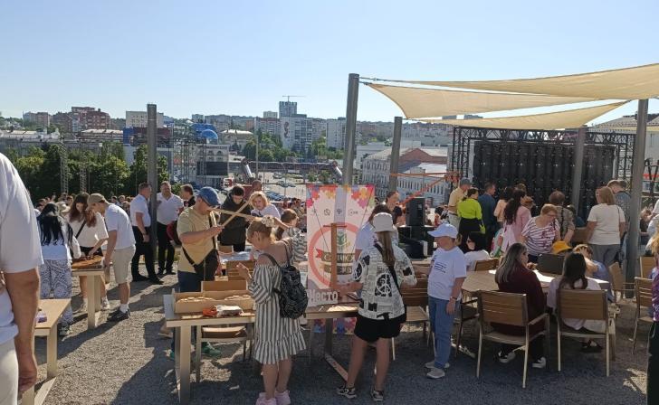 Родственники курских колясочников и молодые мамы раскритиковали новое пространство на Полугоре Родственники курских колясочников и молодые мамы раскритиковали новое пространство на Полугоре