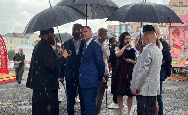 Специалисты академии художеств помогут привести в порядок скульптуру «Скорбящая мать» в Курске