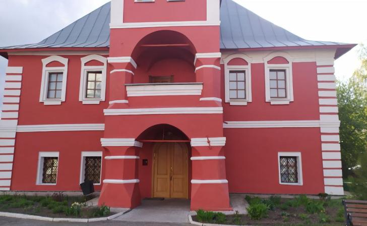 В Курском музее археологии открылась выставка керамической посуды и глиняной игрушки