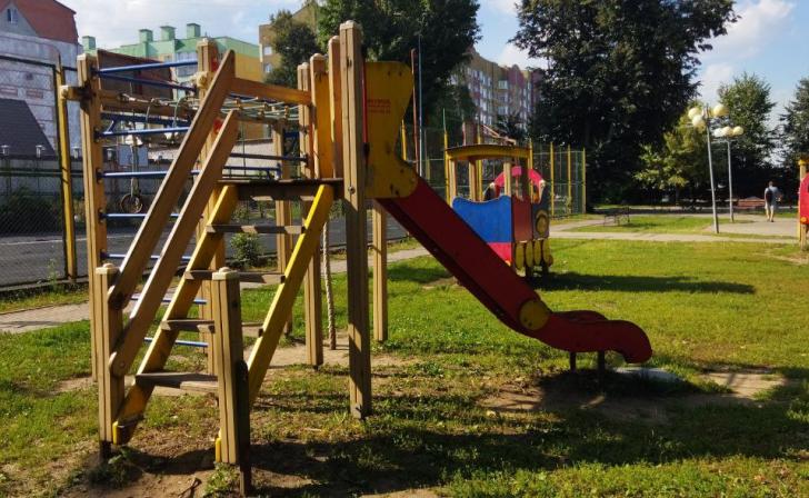 В Курске до конца года установят 54 детских площадки