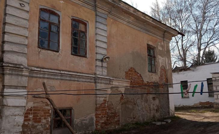 В Курской области площадь аварийного жилья составляет около 27 тыс.кв.м