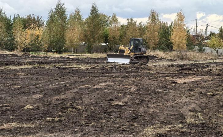 В Курском районе в д.1-е Цветово началось строительство школы В Курском районе в д.1-е Цветово началось строительство школы
